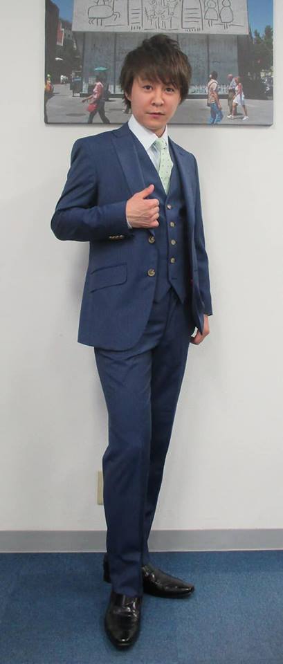 お笑いコンビ「流れ星」の、ちゅうえい様、瀧上伸一郎様が、SADAでお仕立てしたオーダースーツ姿のお写真を下さいました!