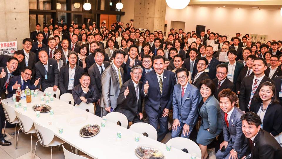 紀伊国屋書店 新宿本店の入口に掲げられたビジョンで、ダイヤモンド社から上梓した私の著書の告知をして頂けることになりました!