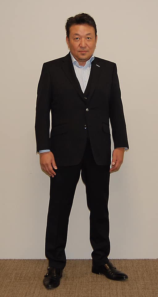 士業・バックオフィス人材紹介No.1企業である、株式会社MS-Japan【東証一部上場】を率いる、有本隆浩社長が、SADAでお仕立てしたオーダースーツ姿のお写真を下さいました!
