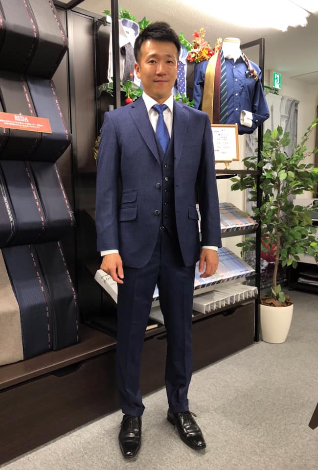 元フェンシング選手で、現在、日本フェンシング協会強化本部長を務める福田佑輔様が、SADAでお仕立てしたオーダースーツ姿のお写真を下さいました(^ ^)
