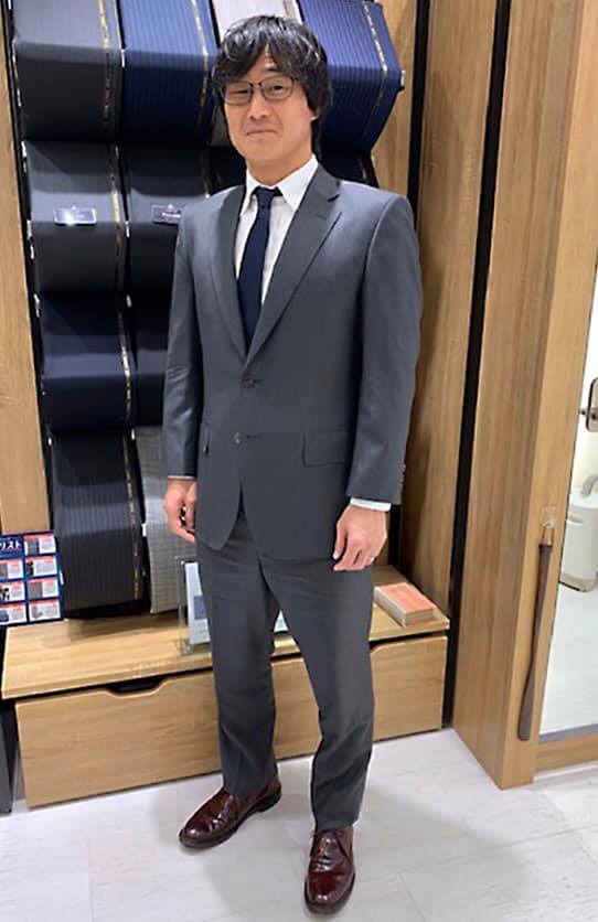 元サッカー日本代表で、横浜Fマリノス・柏レイソルで活躍した、安永聡太郎様が、SADAでお仕立てしたオーダースーツ姿のお写真を下さいました!