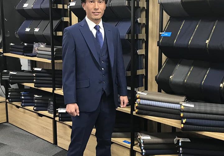 名古屋グランパスの中盤の要として活躍した、小川佳純選手が、SADAでお仕立てしたオーダースーツ姿のお写真を下さいました！
