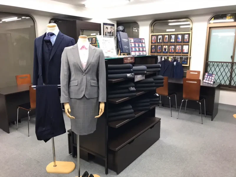 東京都北区。赤羽駅東口から徒歩1分。スーツ初心者の方から上級者まで、多くの高評価をいただいています。の写真