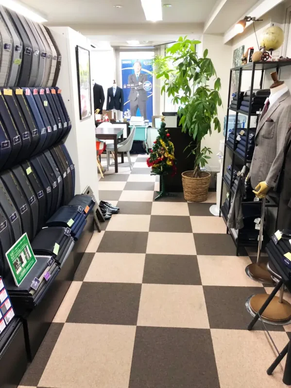 小田急線町田駅から徒歩1分。FC町田ゼルビアを応援するオフィシャル店舗。お気軽にお立ち寄りください。の写真