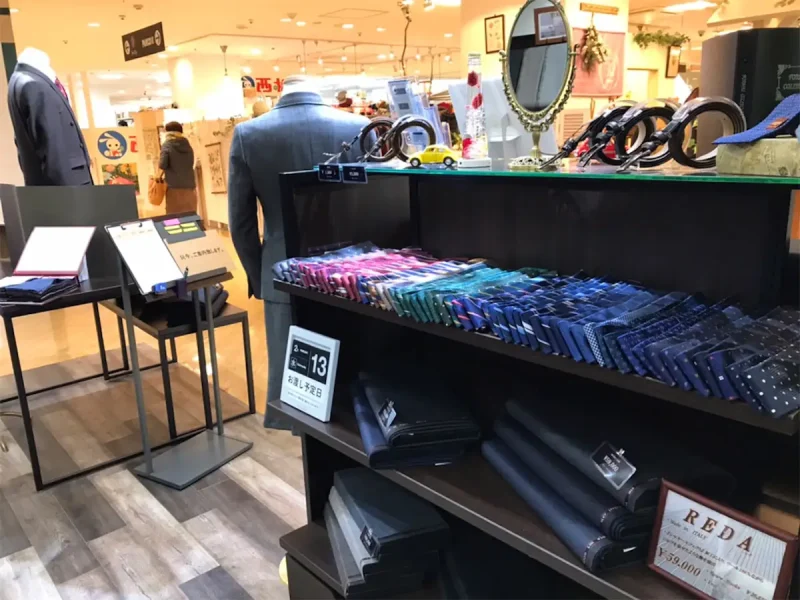 本格フルオーダースーツなのに、圧倒的な低価格。新所沢パルコで、あなただけのオリジナルモデルをお仕立て。の写真
