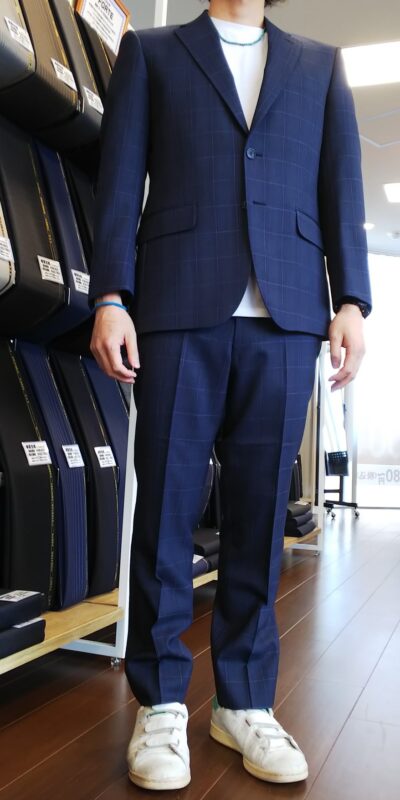 春夏にぴったりのストレッチ機能付き紺スーツ-福島駅前店スーツ