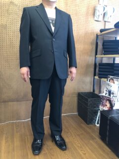 ネイビーストライプの王道シングルスーツの画像