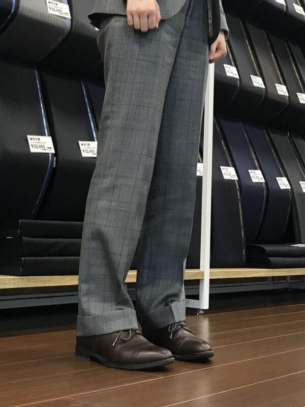 レディーススーツのパンツと靴 福島駅前店ブログ オーダースーツsada