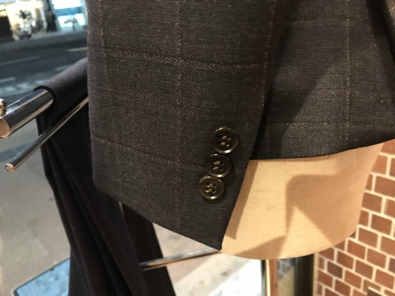 レディーススーツの袖釦の数 福島郡山店ブログ オーダースーツsada