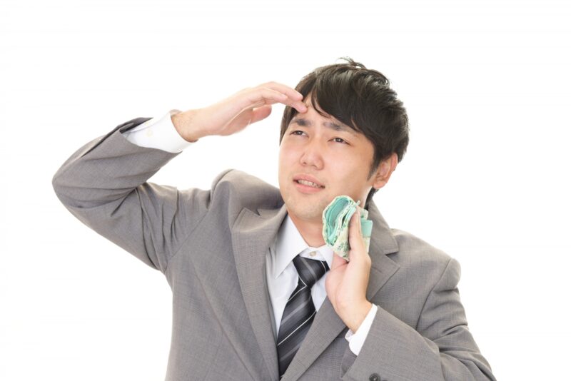 結婚式参列に適したネクタイとは?季節別におすすめネクタイをご紹介。のアイキャッチ画像