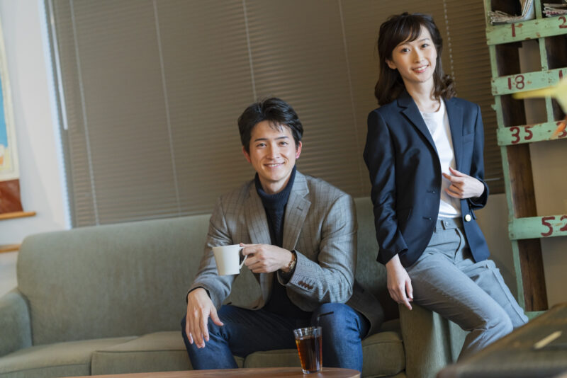 【サイズ感 スーツ】細身スーツと標準スーツのサイズ感を徹底比較。のアイキャッチ画像