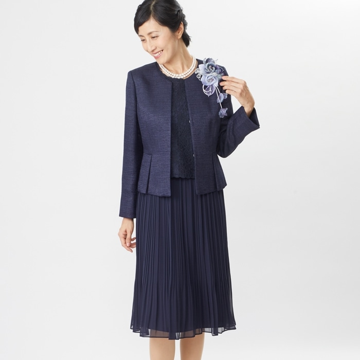 【スーツ レディース 靴 マナー】コーディネートの要は靴!女性のスーツスタイルで守るべき靴のマナーのアイキャッチ画像