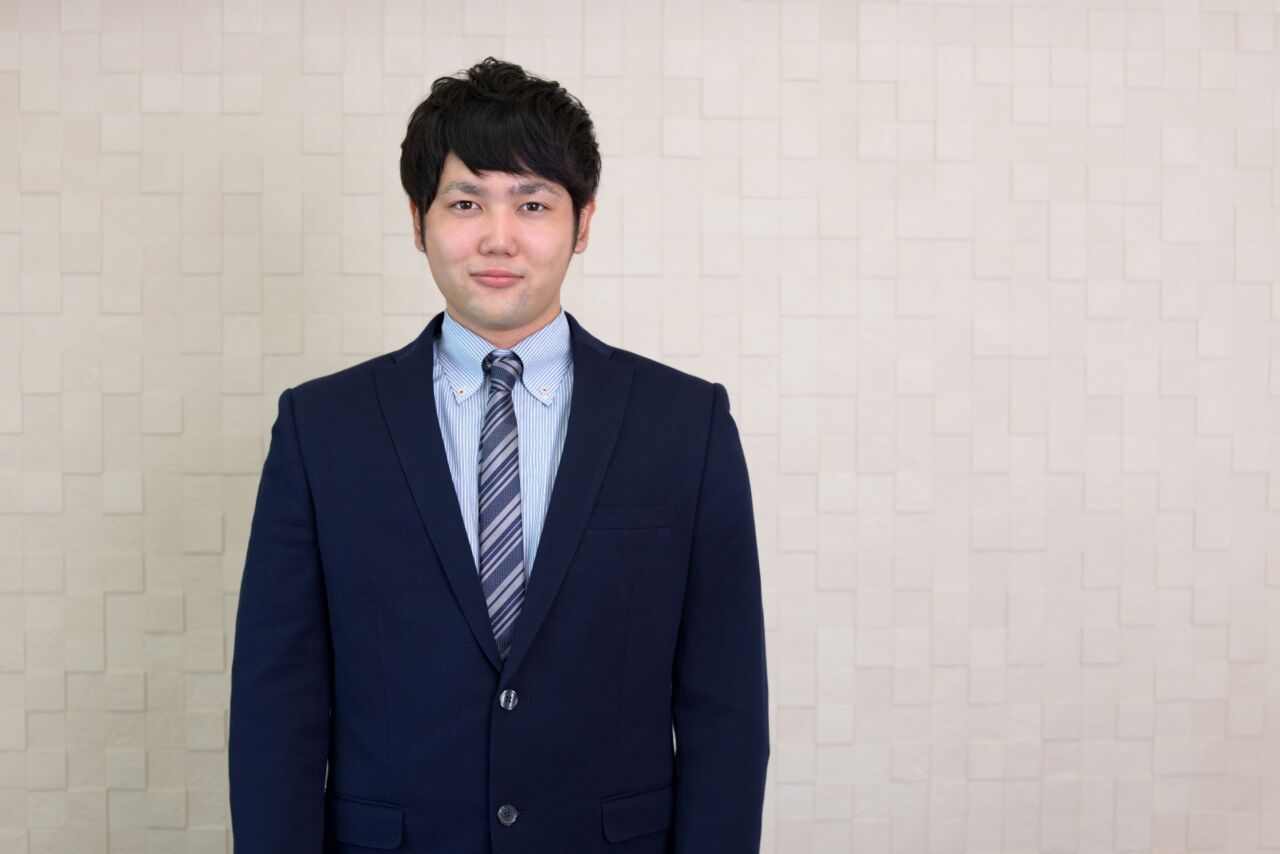 スーツに合うメンズのヘアスタイルって フォーマルで清潔感のある印象を与える方法とは スーツに合うメンズのヘアスタイルって フォーマルで清潔感のある印象を与える方法とは