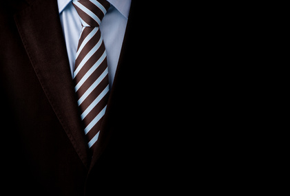 ネクタイ選びの重要なポイントは『太さ』！最適なネクタイ選びのコツとは？のアイキャッチ画像