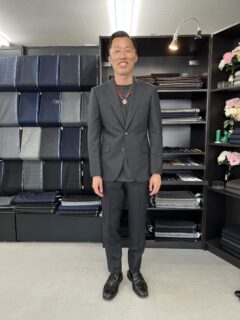 グレーチェックで朗らかな雰囲気を演出するの画像