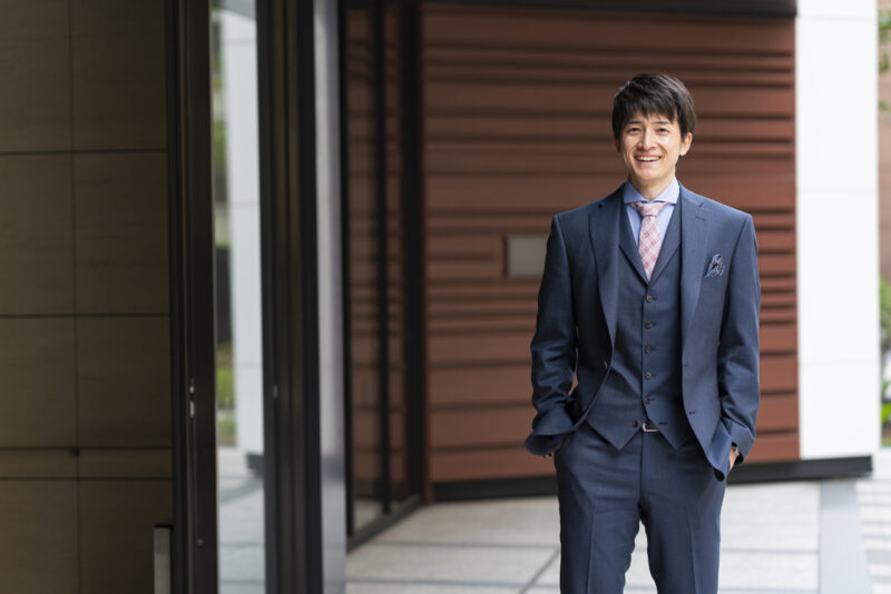 男性にも人気!大容量でビジネスシーンで使える「トートバッグ」をご紹介。のアイキャッチ画像
