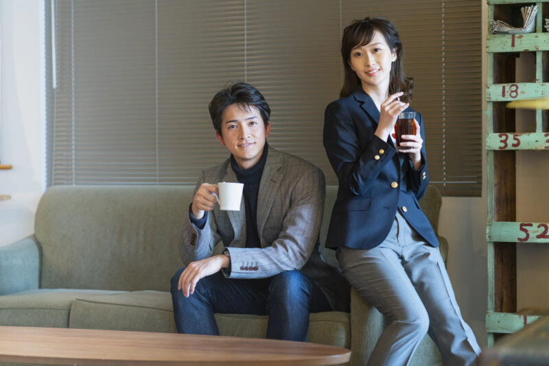 女性のオフィススタイルにあう靴とは?おすすめのデザインや種類を教えます!のアイキャッチ画像