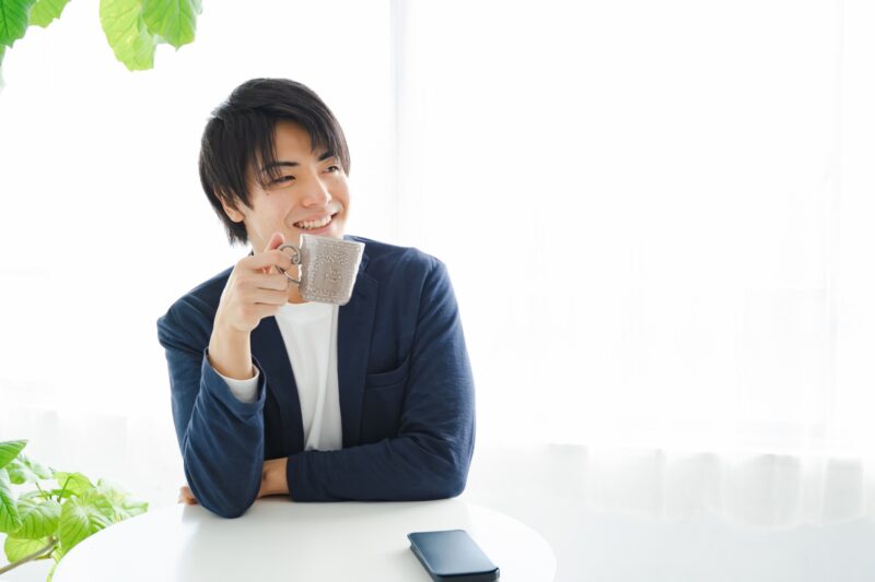 男性にも人気!大容量でビジネスシーンで使える「トートバッグ」をご紹介。のアイキャッチ画像