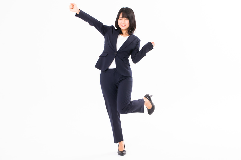 スーツジャケットの着こなし- 正しいボタンの留め方 -のアイキャッチ画像
