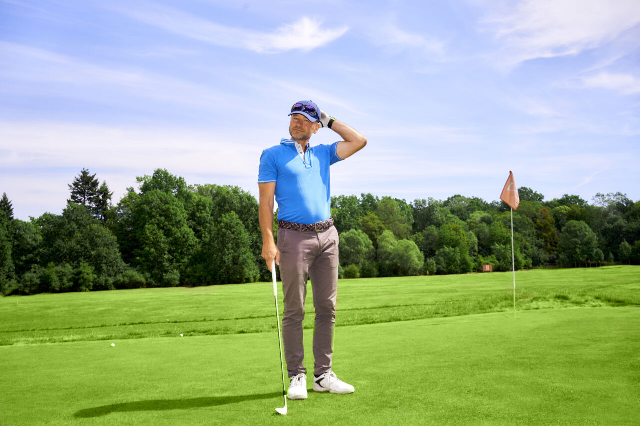 おすすめのゴルフジャケットのコーデを紹介 ゴルフ場のドレスコードにぴったりな服装とは