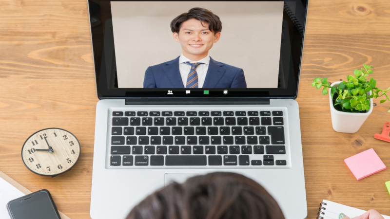 就活生にも安心!面接時におけるスーツのボタンマナーや事前準備について解説?のアイキャッチ画像