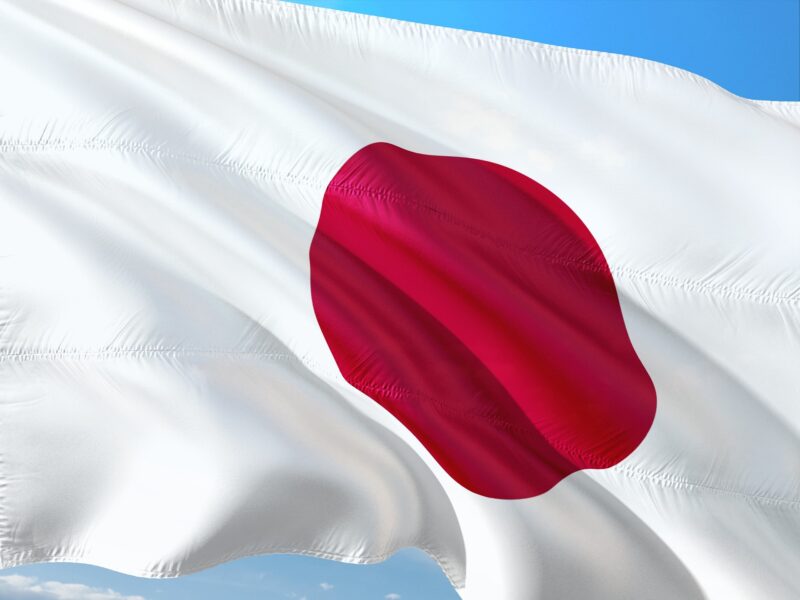 【失敗しないアイロンのかけ方】スーツのズボンは自宅できれいに!注意点と手順を解説リライトのアイキャッチ画像