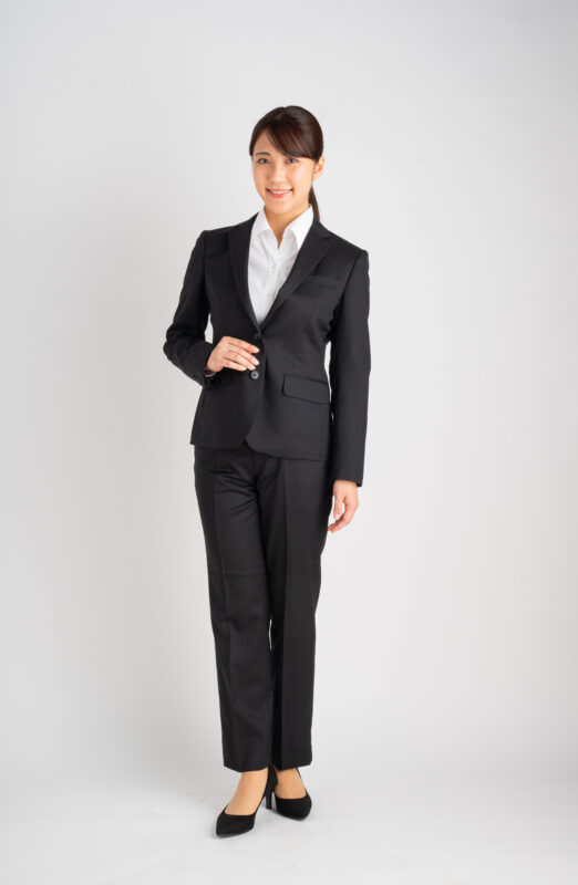 女性のオフィススタイルにあう靴とは?おすすめのデザインや種類を教えます!のアイキャッチ画像