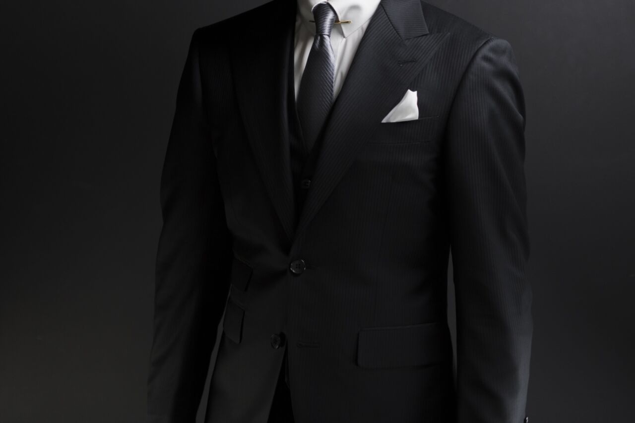 礼服と喪服の違いとは？種類・選び方・冠婚葬祭シーン別マナー完全解説のアイキャッチ画像