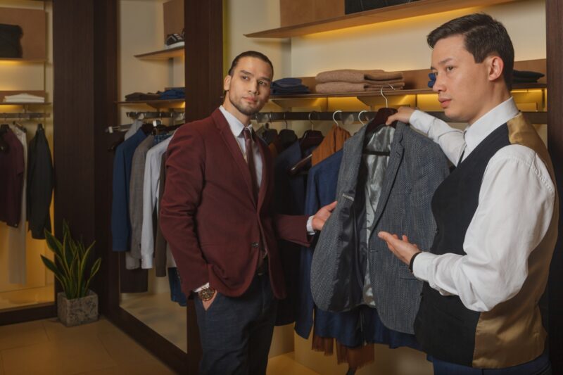 男性のスマートカジュアルの服装を徹底解説!季節別や年齢別に具体的なコーディネートも紹介のアイキャッチ画像