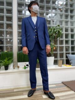 ブルーストライプスーツの画像