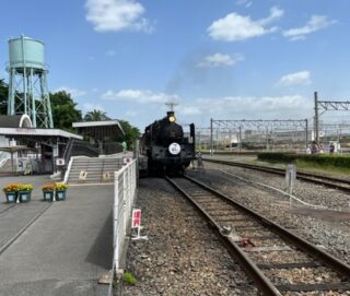 青空と列車。の画像