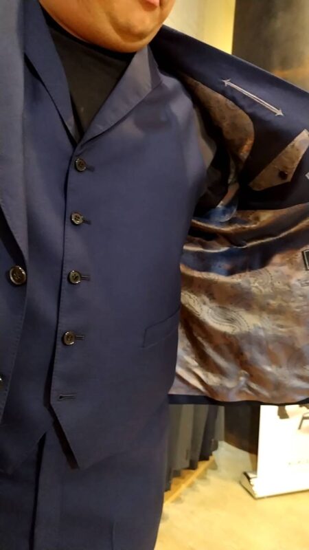 ハイグレード仕立て・紺系・Wool100％ナチュラルストレッチ素材Super100`s&アソシエ裏地のアイキャッチ画像