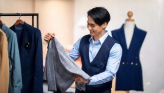 スーツのベストをおしゃれに着こなすには？単体でも使える。ベストをオシャレに着こなすポイントをご紹介のアイキャッチ画像