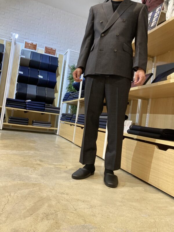 茶系・Wool100％ナチュラルストレッチ素材&ツイル裏地のアイキャッチ画像