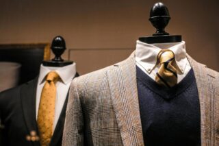 スーツのベストをおしゃれに着こなすには？単体でも使える。ベストをオシャレに着こなすポイントをご紹介のアイキャッチ画像